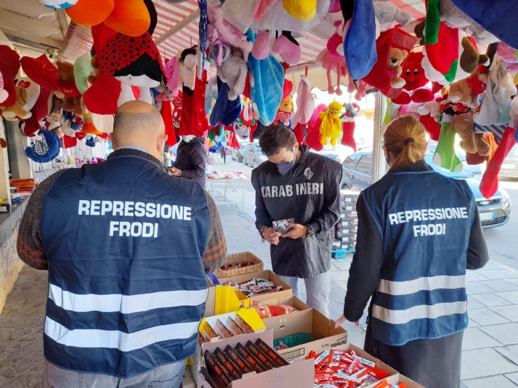 Casalnuovo, calza sicura: sequestrate 5mila ciocciolate