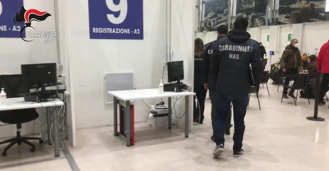 Finte dosi di vaccino, la confessione: “L’abbiamo fatto per soldi ma non sappiamo altro”