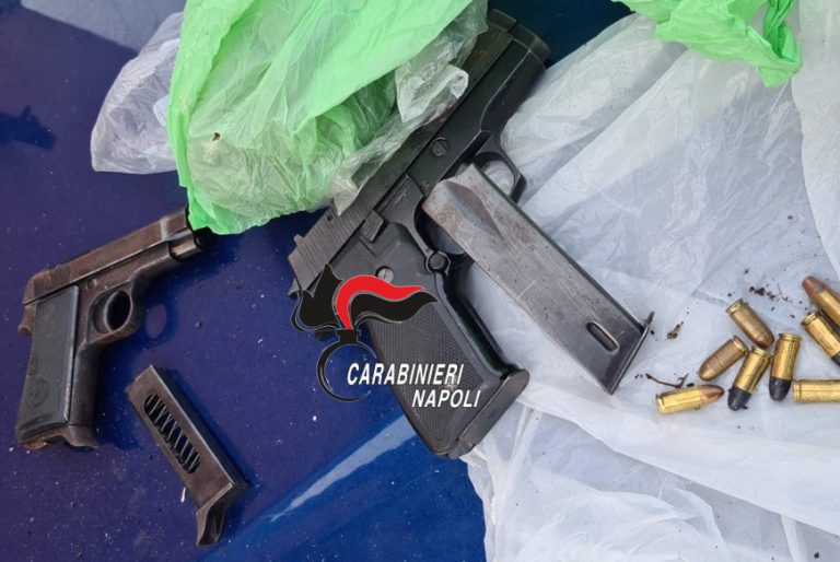 Sequestrate armi e droga nei rioni-fortino della criminalità