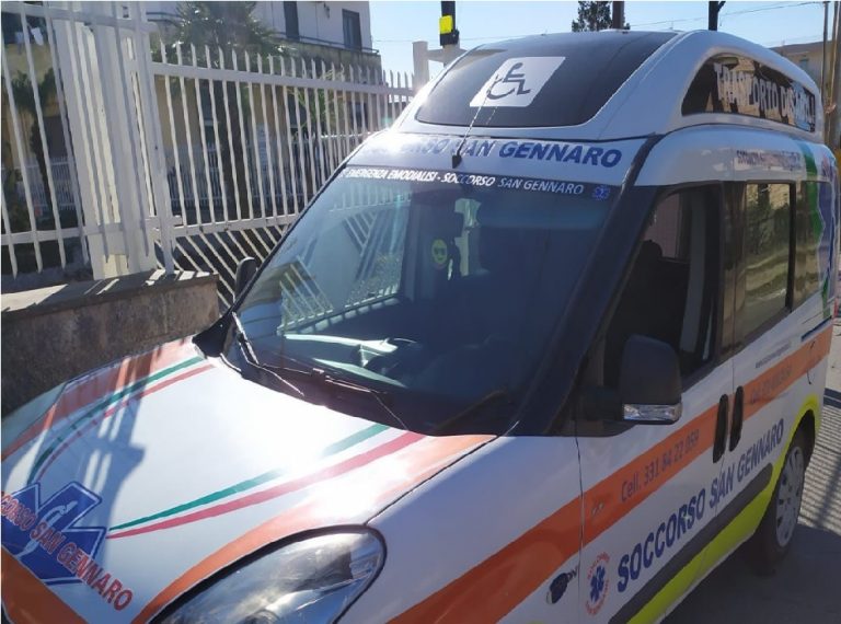 Ottaviano nella morsa Covid, auto medica attiva di notte per i contagiati