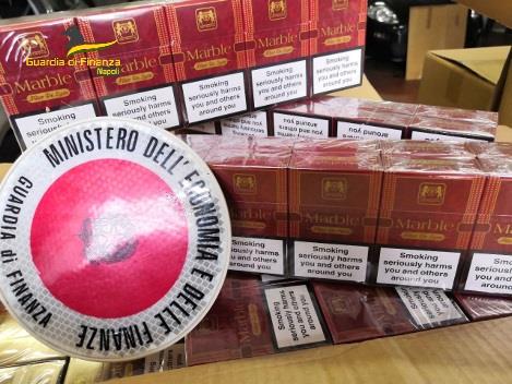 Ragazzo di Volla sorpreso a scaricare dall’auto un quintale di sigarette di contrabbando