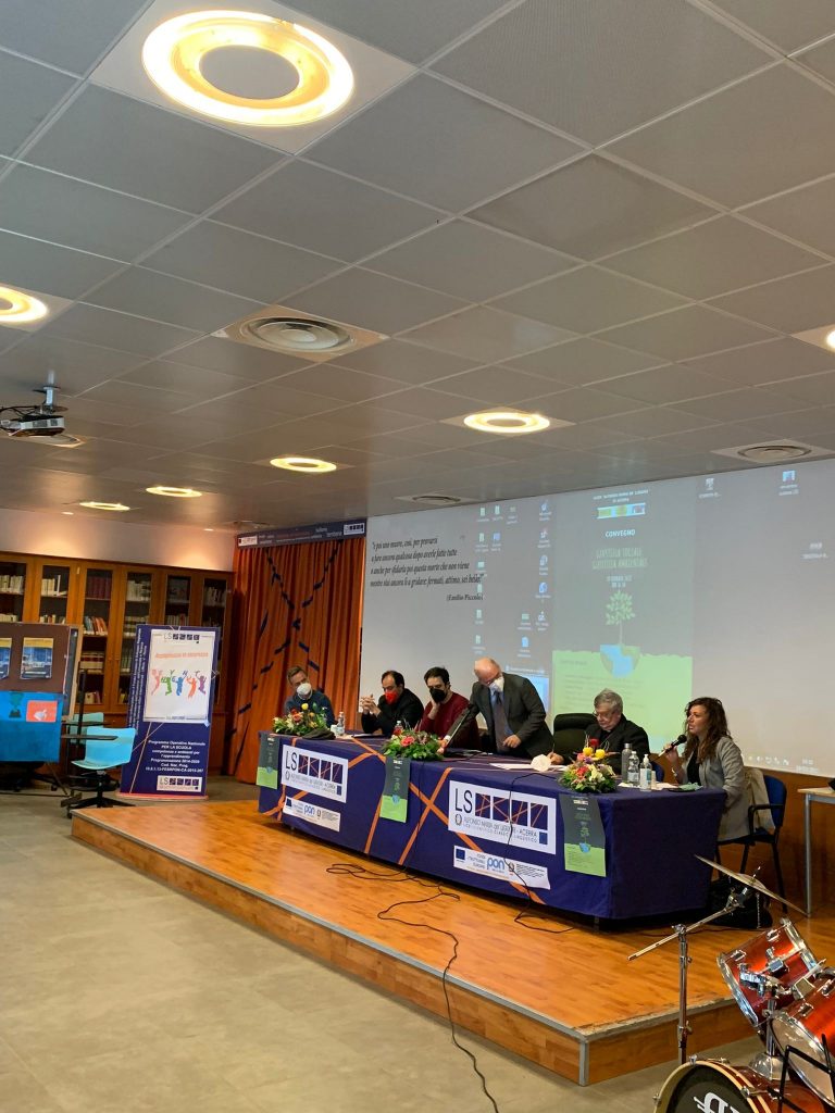 Acerra tra ambiente e giustizia sociale: vertici delle associazioni a confronto con studenti