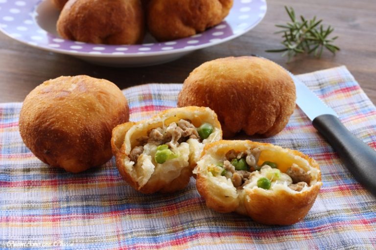 Le ricette di Biagio: le “bombe” di pane. Le bombe della pace e del piacere