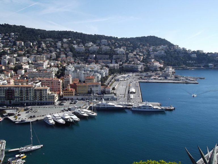 Tragedia nel porto di Napoli, marittimo muore schiacciato