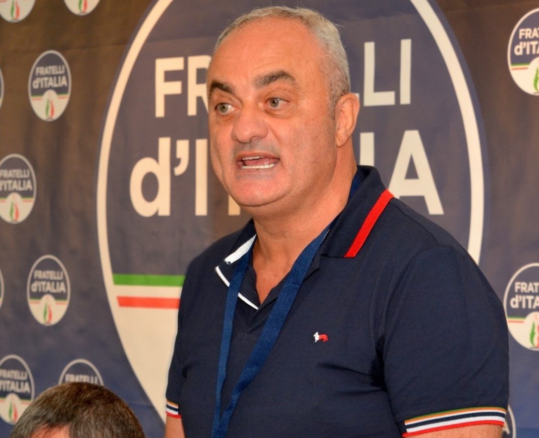 Fu Carpentieri (FdI) a chiedere di mandare i rifiuti ad Acerra: un documento (all’interno) lo inchioda