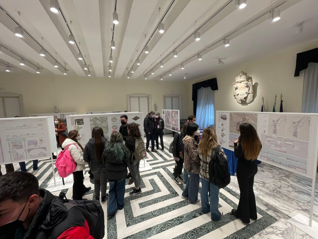 Acerra, Casa dell’Architettura è già un caso: “Sparite carte del Puc”