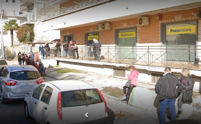 Casalnuovo, assalto alle Poste con ariete: 3 fermati con una pistola