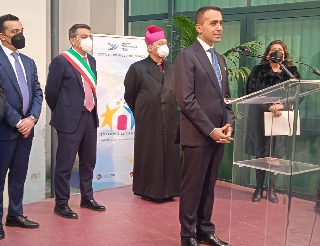 Inaugurato il centro per le famiglie. Di Maio: “Questa comunità ha un grande cuore”