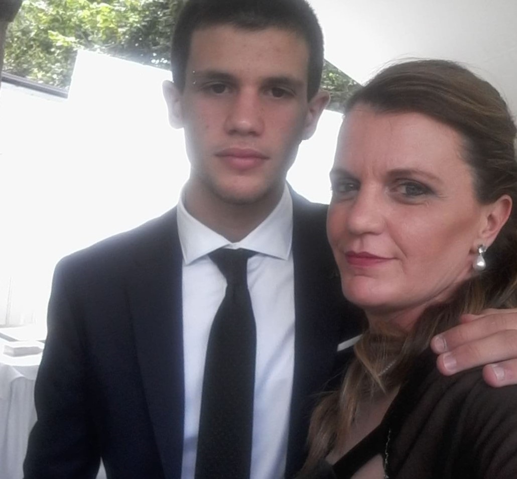 Simone con la mamma Natascia Lipari