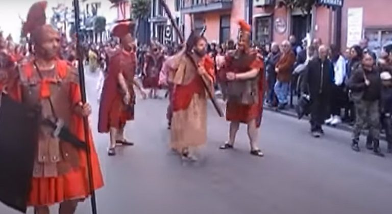 Acerra, il giorno più atteso: la Processione del Venerdì Santo