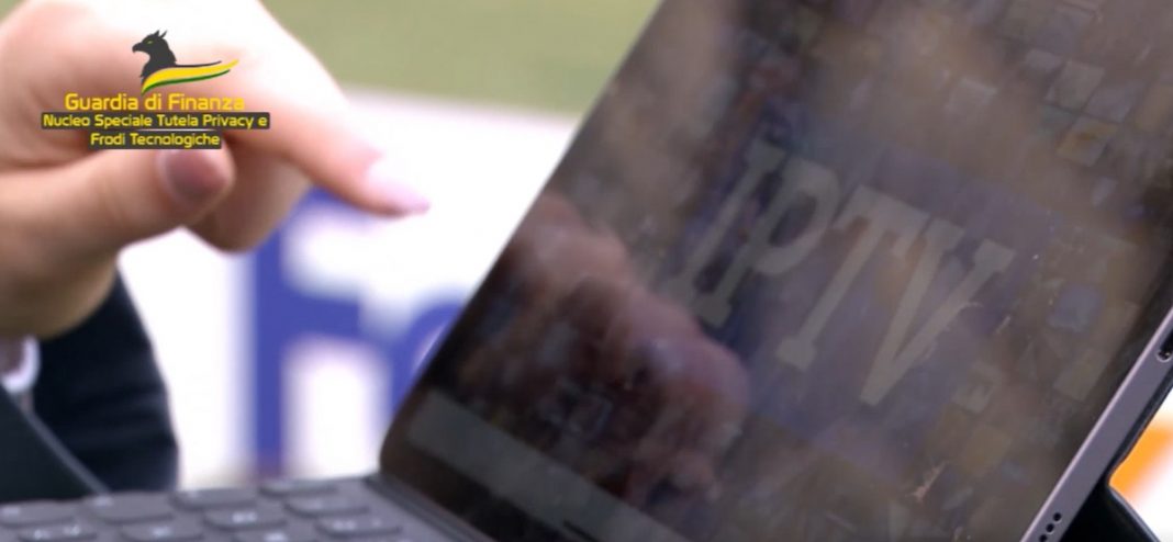 Finanza spegne pay tv illegale: canali sequestrati, stanati 20mila fan del pezzotto