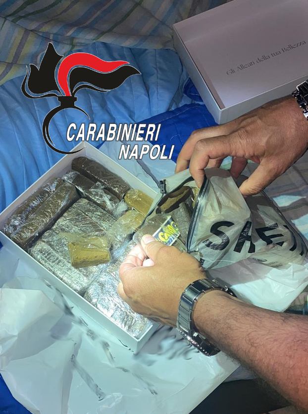 Carabinieri sequestrano 130 chili di droga e trovano tutti i numeri di telefono dei clienti del pusher