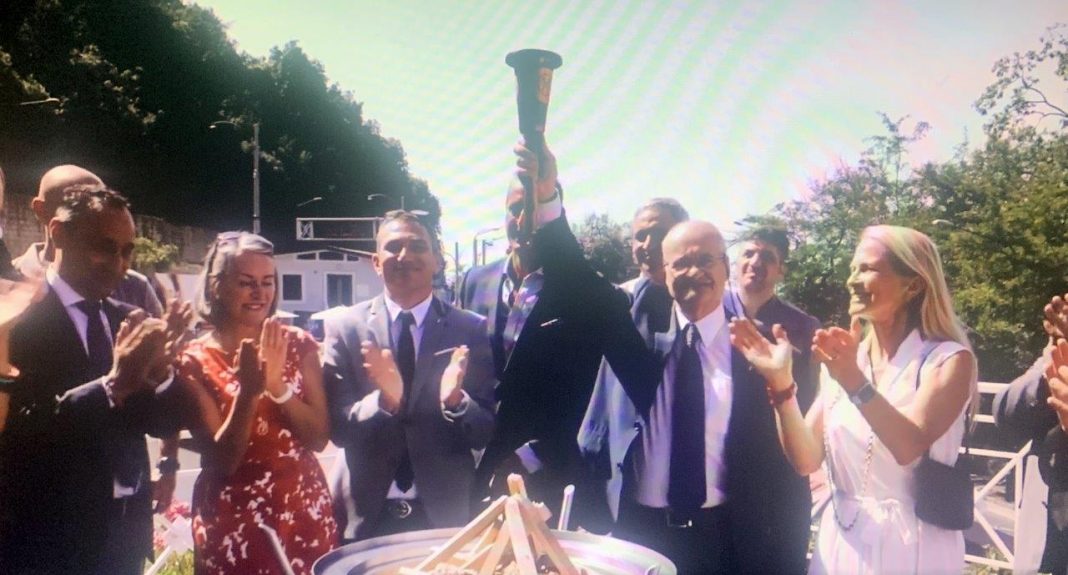 Gli atleti-pizzaioli scaldano i muscoli per le Olimpiadi della Vera Pizza Napoletana