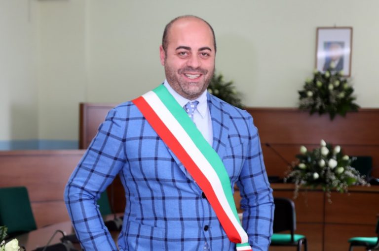 Visciano, sindaco vara la giunta prima dell’esordio in Consiglio