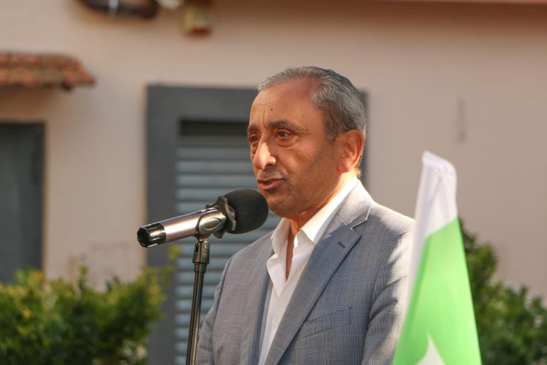 Sconfitta al primo turno e zero eletti: segretario Pd si dimette