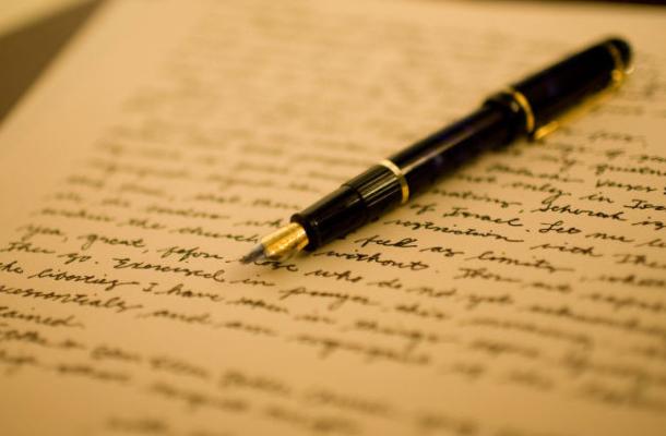 Napoli, lettera di Don Mimmo Battaglia ai giornalisti : “Diamo più spazio alla cronaca bianca”