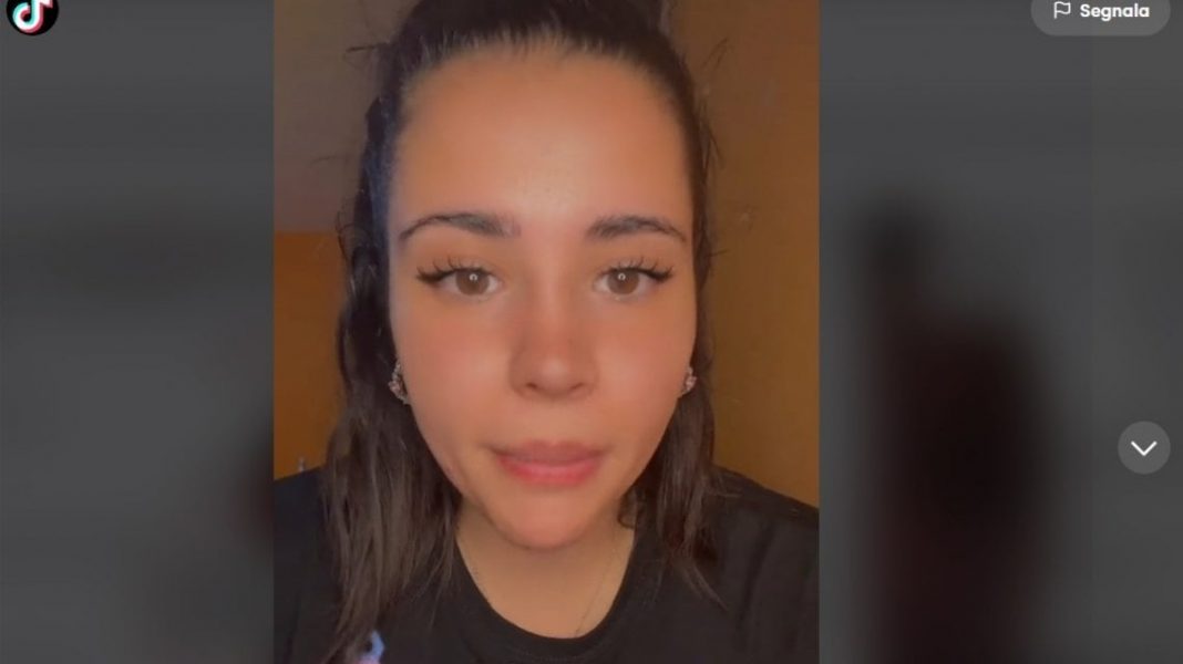 Le offrono 280 euro al mese per 10 ore al giorno, il suo rifiuto diventa un caso