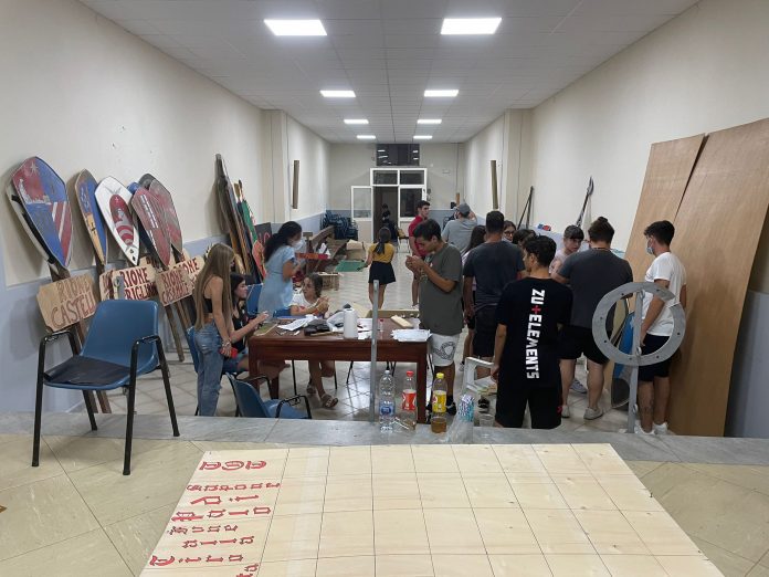 Il Palio di Somma Vesuviana: tanti giovani a lavoro per l'allestimento della manifestazione