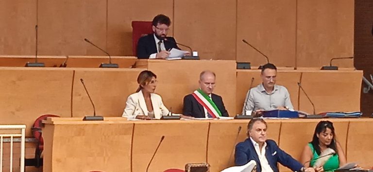 Acerra, ok al Bilancio. MS5 critico su termovalorizzatore: più rifiuti in arrivo