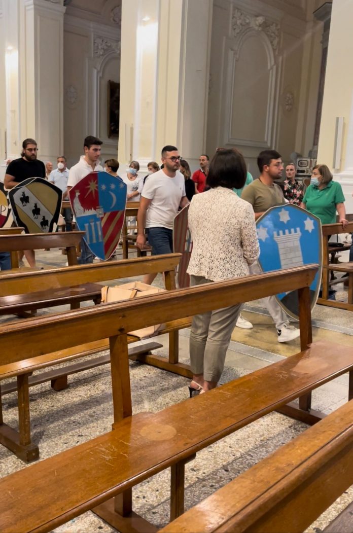 Il Palio di Somma Vesuviana: i Capitani dei Rioni partecipano alla Santa Messa celebrata da De Sena
