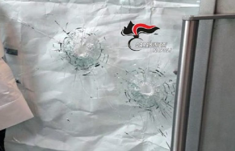 Spari e rapina in banca, notte da far west a Somma Vesuviana Spari e rapina in banca, notte da far west a Somma Vesuviana