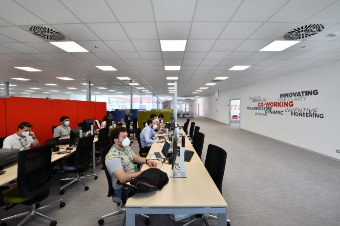 I giovani ingegneri campani nell'Aerotech Academy presso lo stabilimento Leonardo di Pomigliano