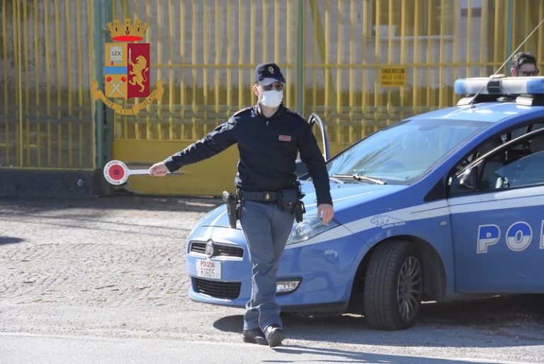 Automobilista di Cicciano denunciato dalla Stradale: la vettura “francese” era stata rubata