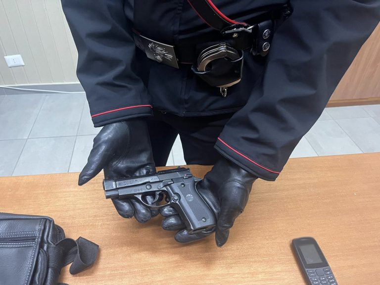Nola, fermato a 78 anni con pistola illegale e droga