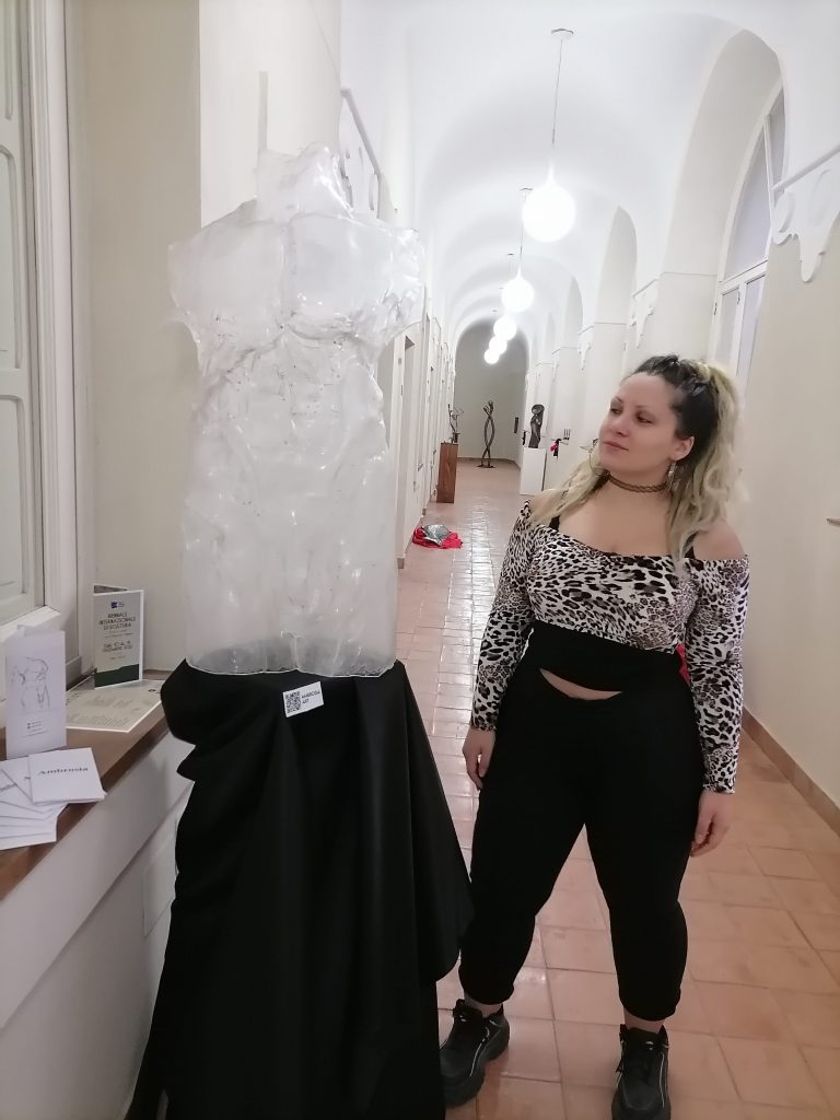 L’ In-Corporeo dell’artista Ambrosia alla Biennale di Scultura a Lauro