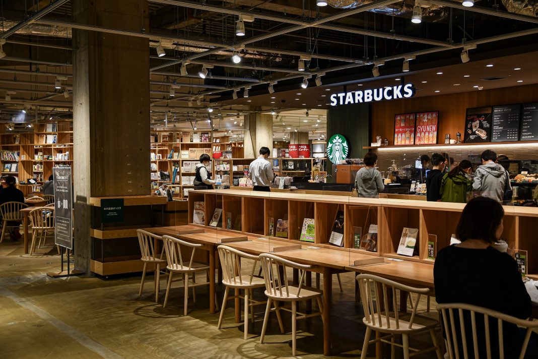 Apre il primo Starbucks in Campania. Sarà preso d’assalto come Primark?
