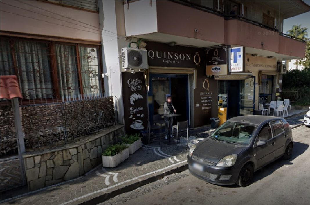 Assalto armato al Quinson Bar a Somma: rapinato pure un cliente