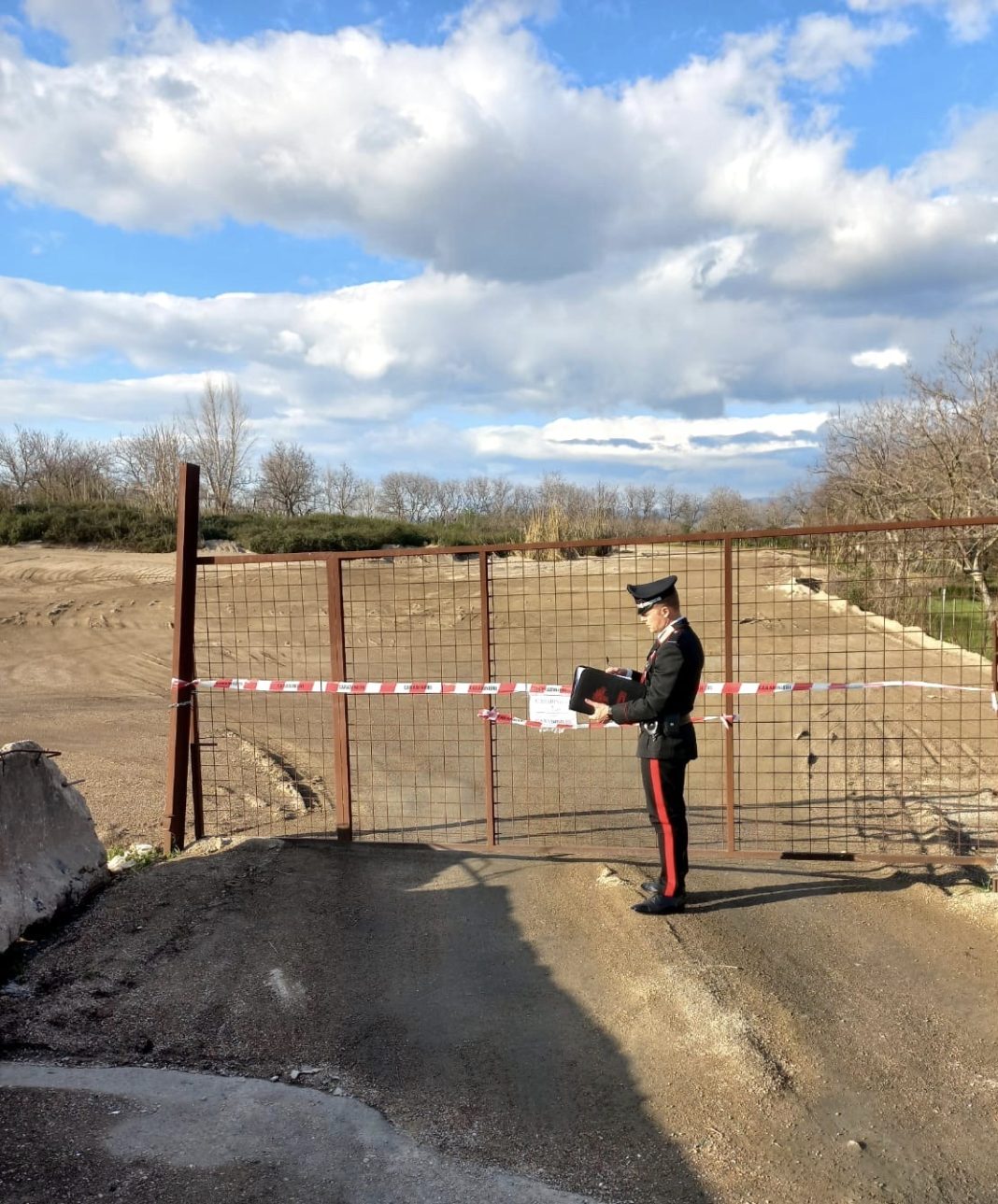 Palma, scoperta discarica abusiva ma il terreno è della Regione: nei guai due insospettabili