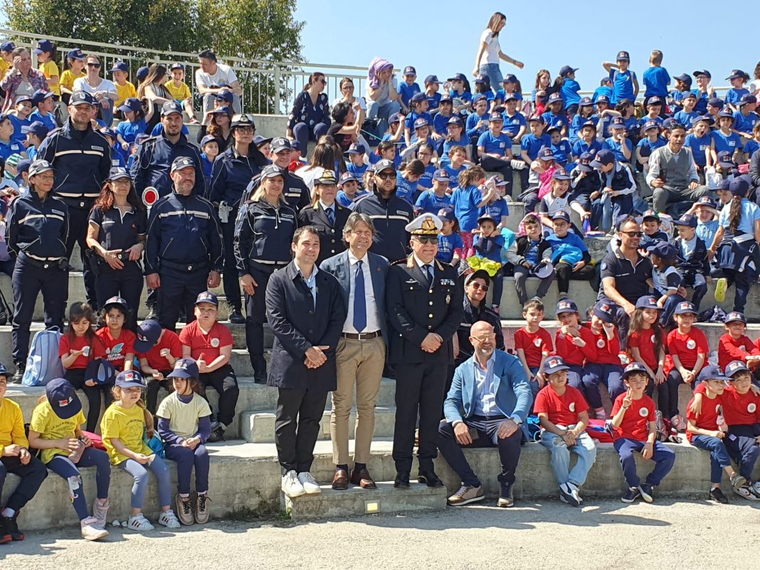 “Insieme in…strada”, successo per il percorso di educazione stradale della polizia municipale