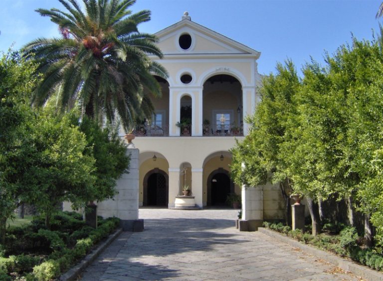 Due ville vesuviane “luoghi di delizia”: Villa Carsana dei Medici di Ottajano e Villa Figliola