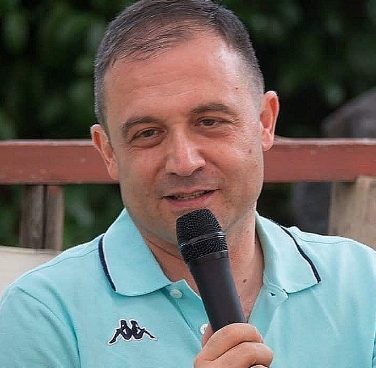 Lo scrittore nolano Angelo de Serpis presenta il suo nuovo romanzo: “Né rosso né nero”