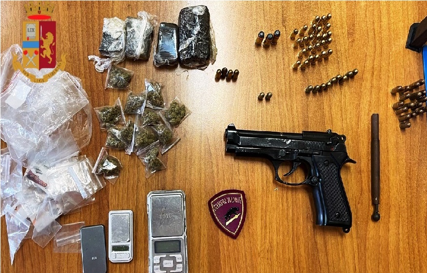 Acerra, 21enne trovato con armi e droga nello zaino