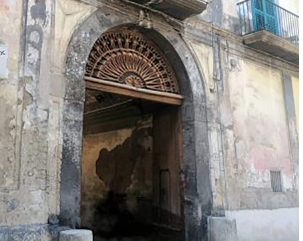 Somma Vesuviana, il palazzo Alfano De Notaris da Casa Raho a Casa Raia