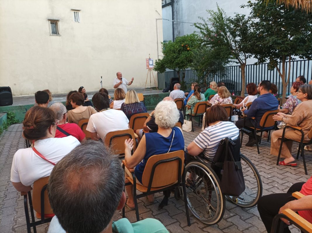 Biblioteca Animata, Amedeo Colella presenta il suo libro: “Napoli 365” un museo a cielo aperto