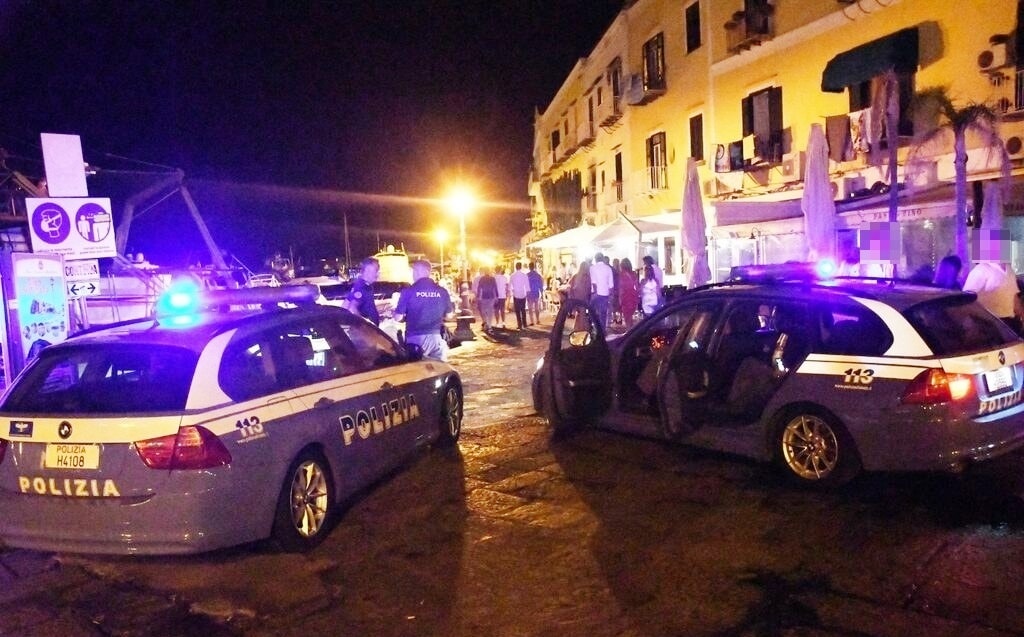 Boss latitante arrestato in vacanza: era a cena in un ristorante