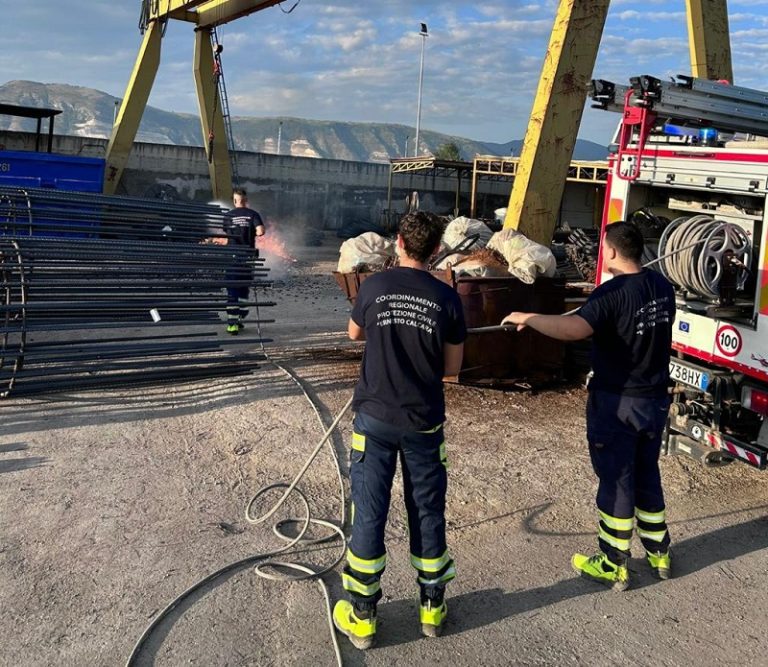 Marigliano, Servizio antincendio: rogo in zona industriale. Identificato il piromane