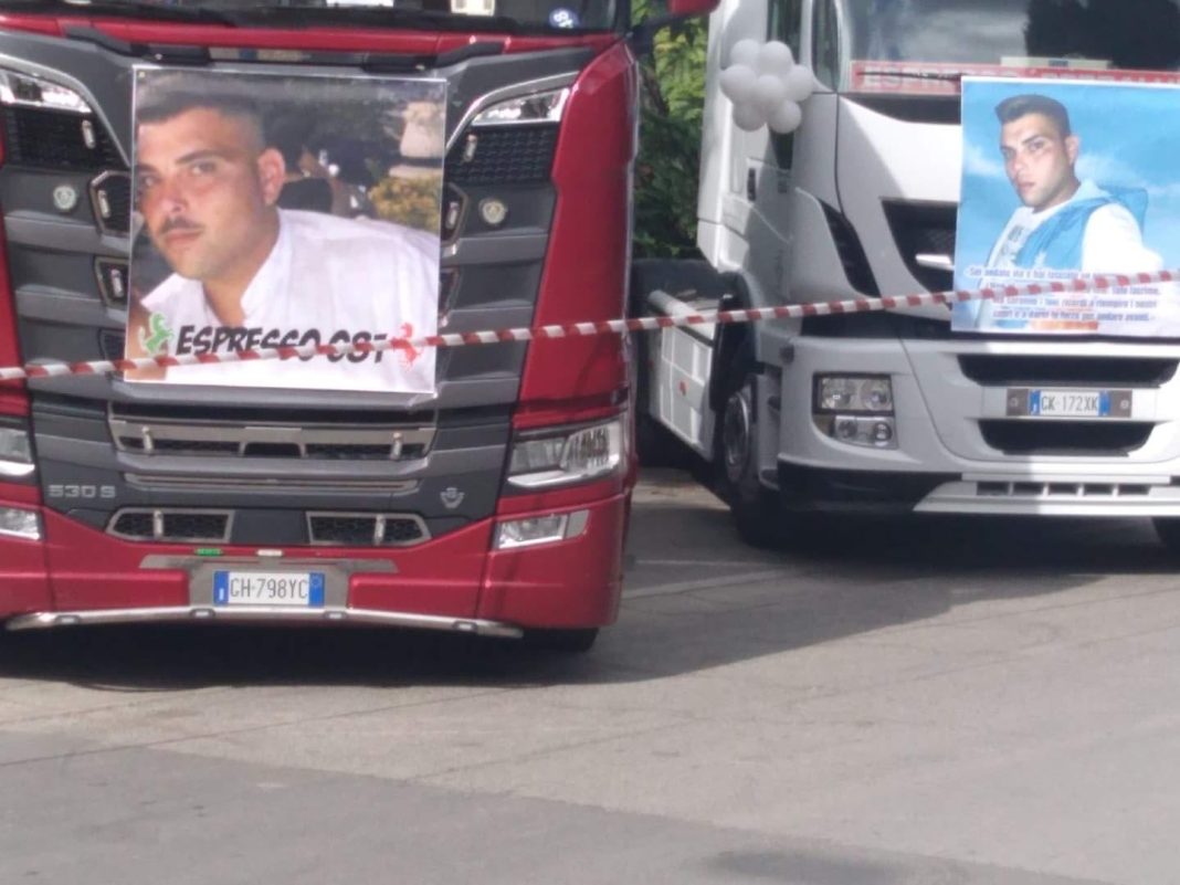 Ucciso al Vulcano Buono, l’addio a Mimmo salutato dal rombo dei camion