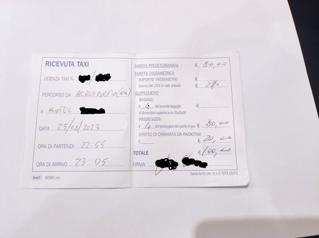 Tassista napoletano chiede 100 euro per andare da Capodichino alla stazione: turisti allibiti