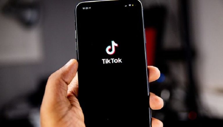 Scappa dai domiciliari e video finisce su TikTok: carabinieri lo seguono e lo arrestano