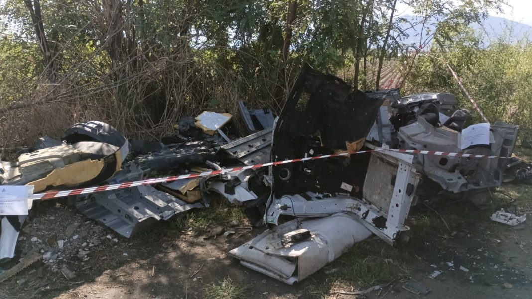 Marigliano, scoperto cimitero delle auto: così vengono smontate e cannibalizzate