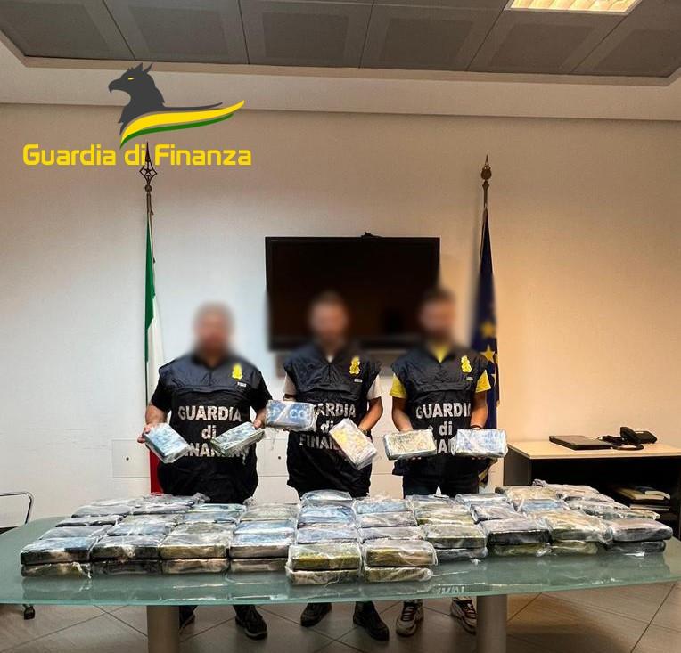 Carico di cocaina da 30 milioni stoccata in un container di San Giorgio: arrestato 38enne di Cercola