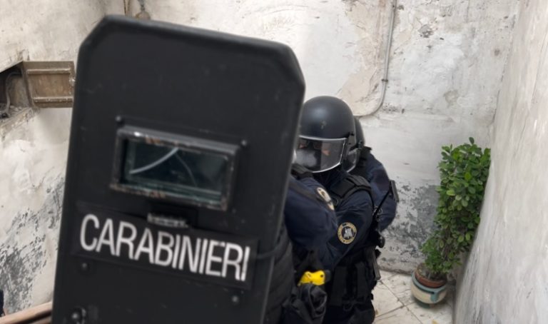 Carabinieri interrompono summit in un ristorante di Somma, preso ricercato di Acerra: era andato a trovare figlio appena nato