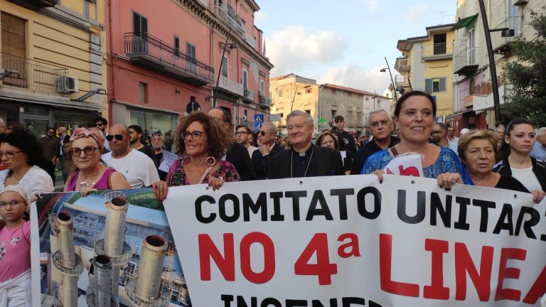 Quarta linea, X Acerra Unita vuole vertice tra sindaco e De Luca: “Pronti al Consiglio dopo il corteo”