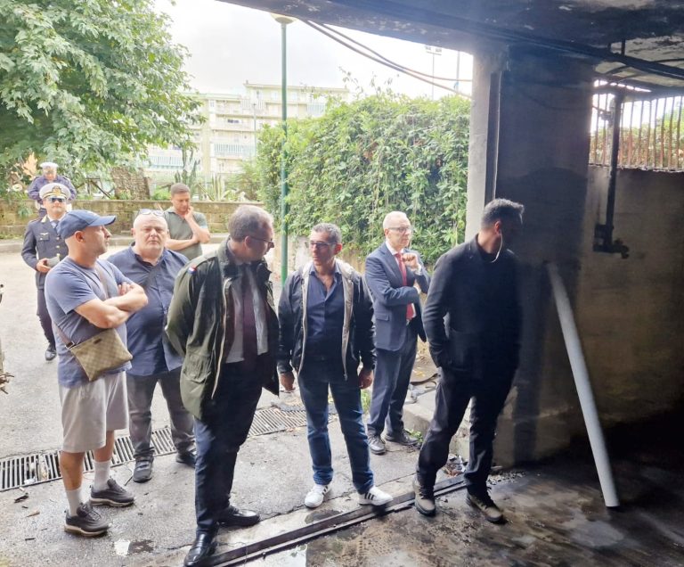 Famiglie sgomberate dopo rogo, lavori al via in tempi record