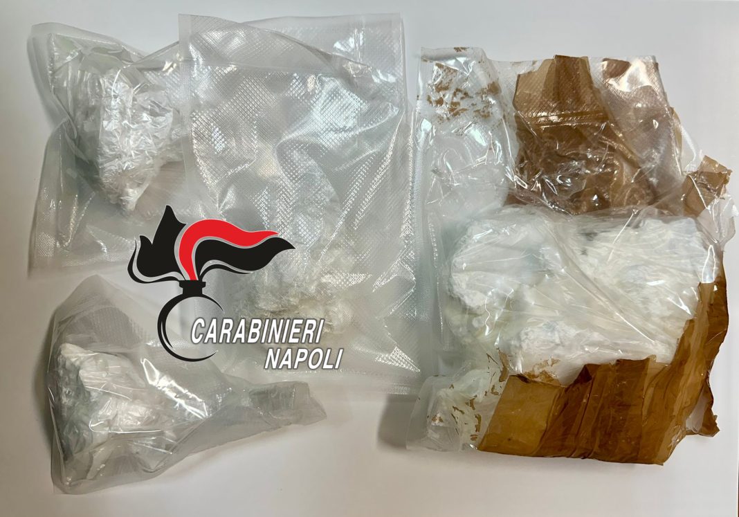 Insospettabile trovato con 6 etti di droga nell’armadio