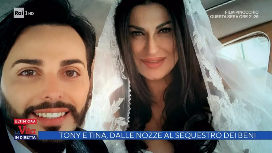 Operazione anticamorra, scattano arresti per Tony Colombo e la moglie: cantante nei guai per il brand “Corleone”